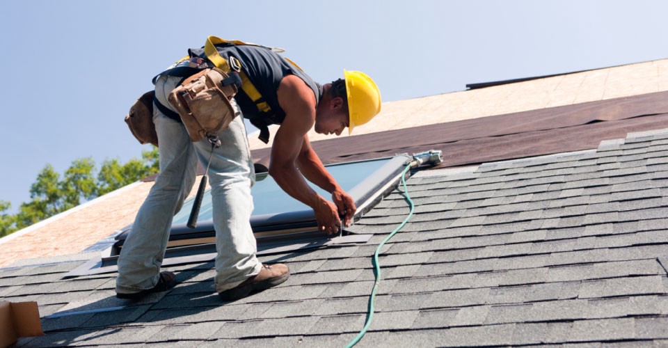 How do reviews of roofing CRMs help residential roofers choose the right tools?