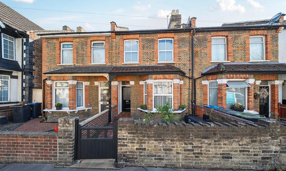 Moving to South London: A Guide to Working with Local Estate Agents in Croydon